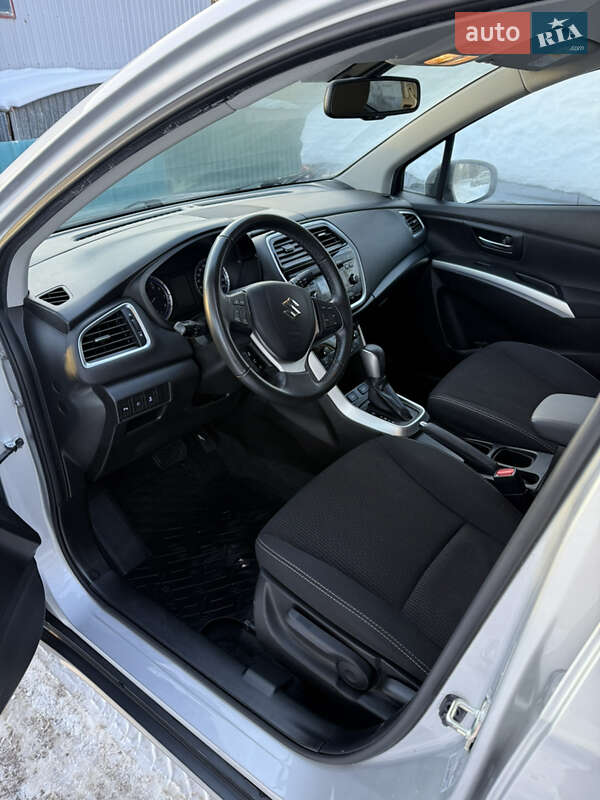 Внедорожник / Кроссовер Suzuki SX4 2020 в Тернополе