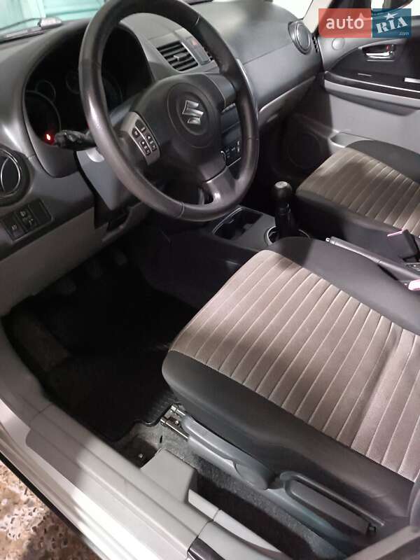 Внедорожник / Кроссовер Suzuki SX4 2011 в Киеве