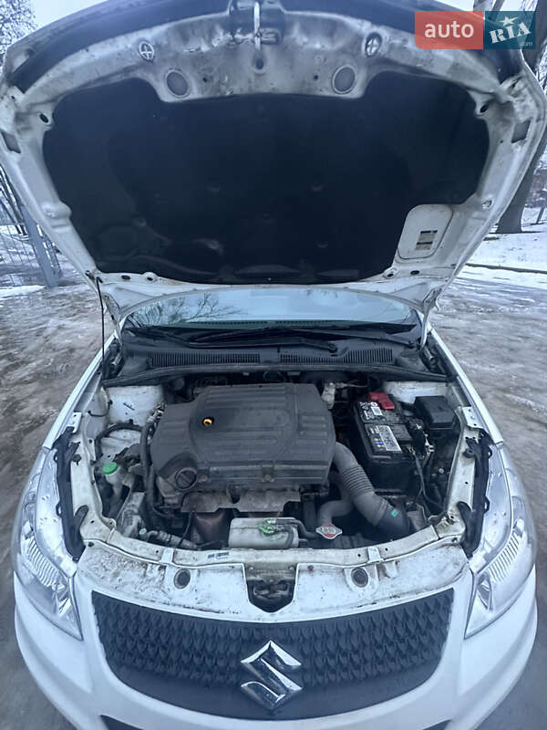 Внедорожник / Кроссовер Suzuki SX4 2014 в Новой Водолаге