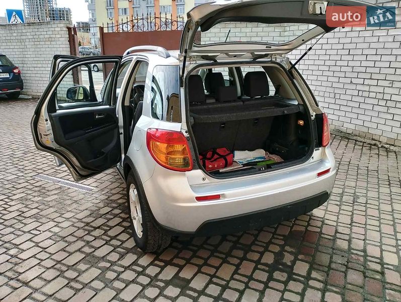 Внедорожник / Кроссовер Suzuki SX4 2012 в Киеве