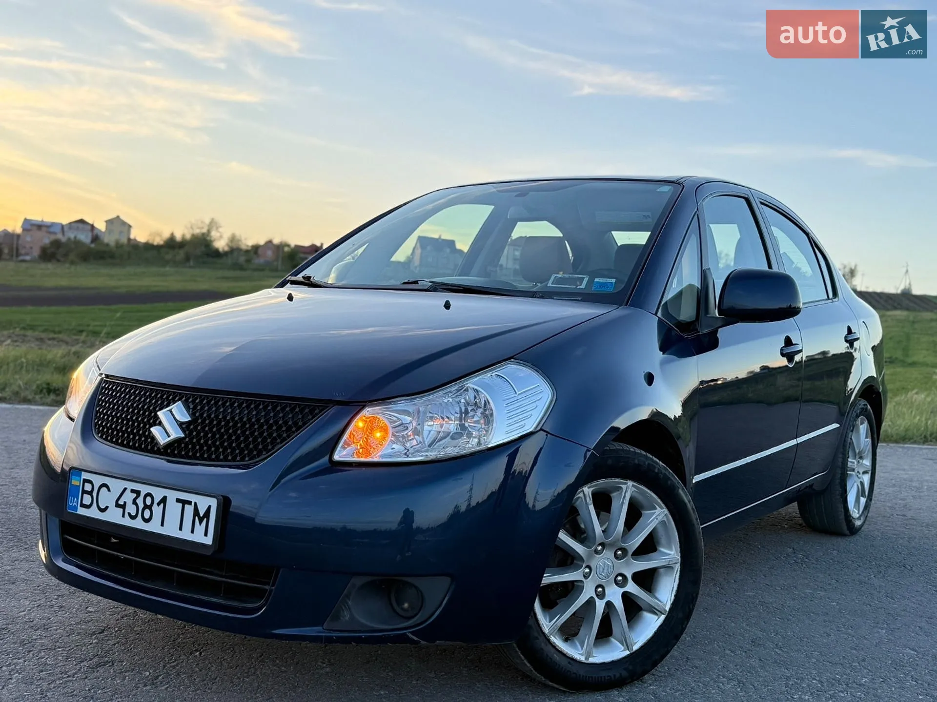 2010 Suzuki SX4 - фото 1
