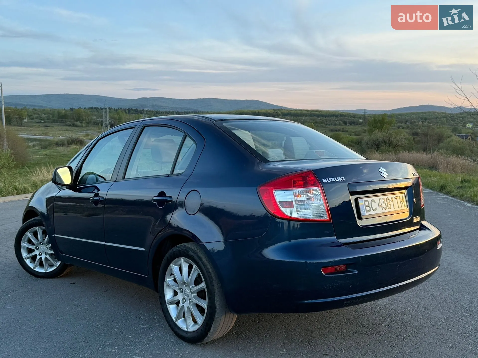 2010 Suzuki SX4 - мініатюра 12