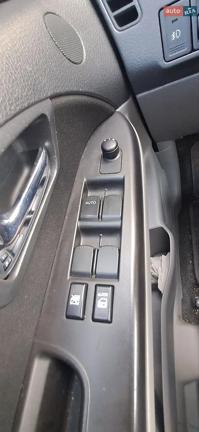 2011 Suzuki SX4 - мініатюра 9