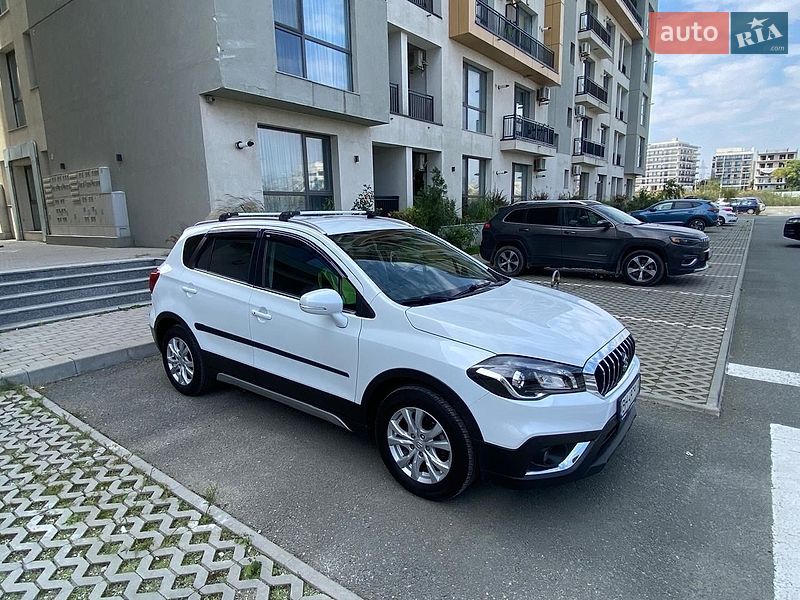 Suzuki SX4, photos from the listing