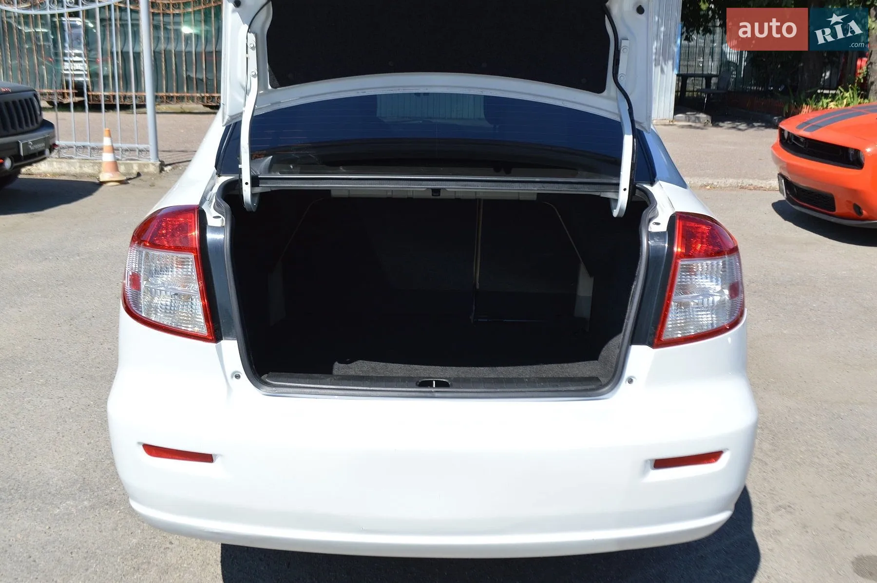2011 Suzuki SX4 - мініатюра 25