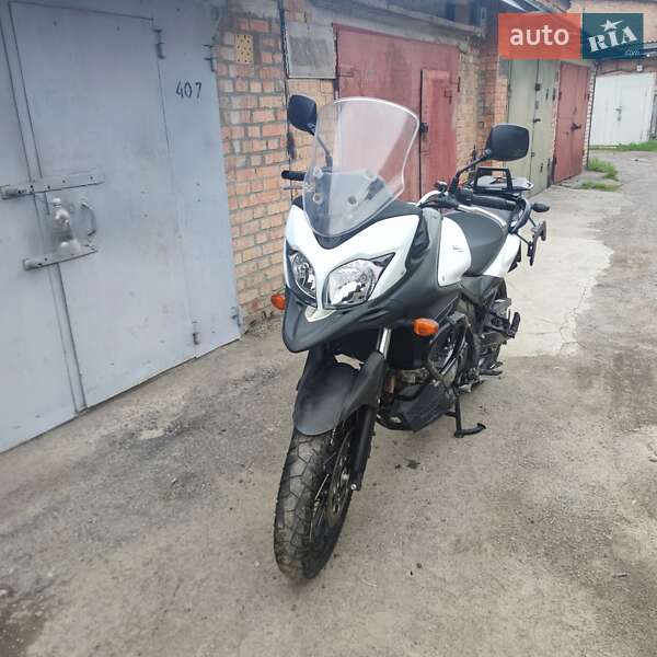 Мотоцикл Спорт-туризм Suzuki V-Strom 650/XT 2015 в 