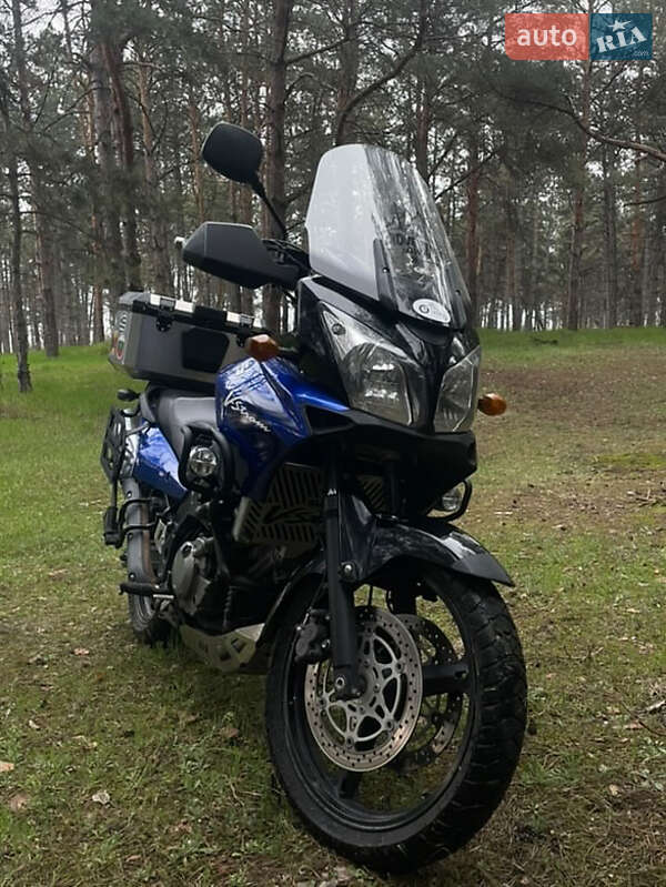 Мотоцикл Туризм Suzuki V-Strom 650 2006 в 