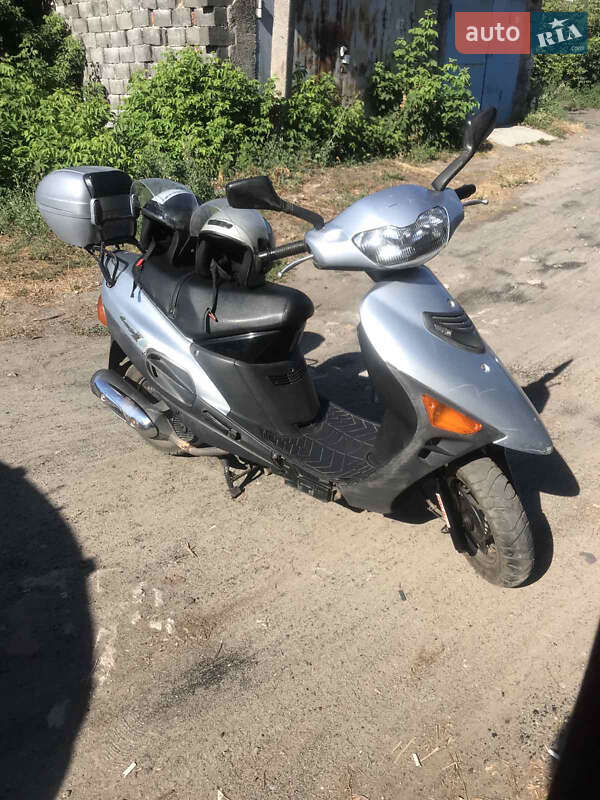 Скутер Suzuki Vecstar 125 2004 в 