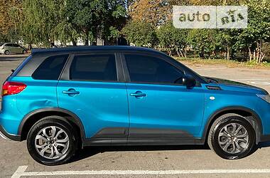 Позашляховик / Кросовер Suzuki Vitara 2016 в 