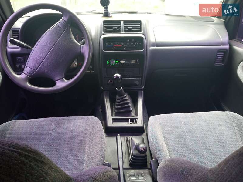 Внедорожник / Кроссовер Suzuki Vitara 1995 в Киеве