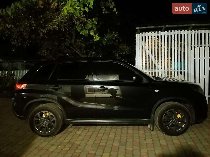 Позашляховик / Кросовер Suzuki Vitara 2017 в Рожнятові