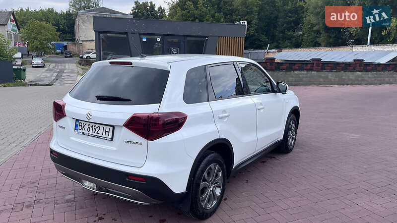 Внедорожник / Кроссовер Suzuki Vitara 2022 в Ровно