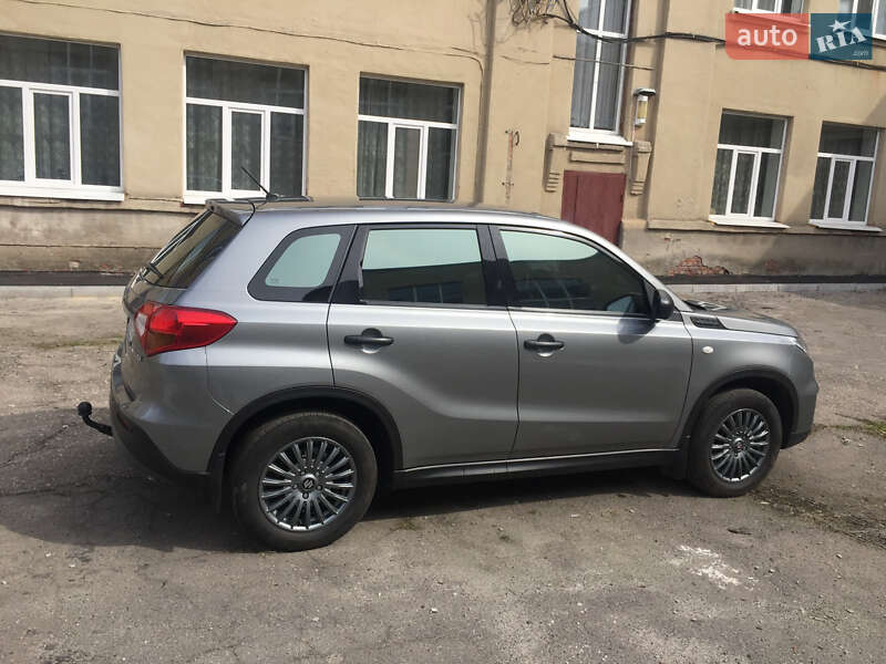 Позашляховик / Кросовер Suzuki Vitara 2017 в Харкові