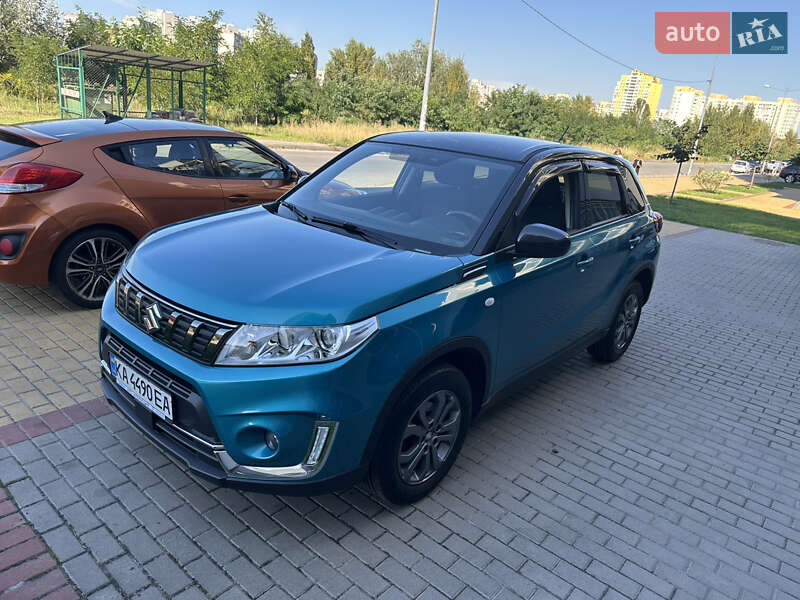 Внедорожник / Кроссовер Suzuki Vitara 2021 в Киеве