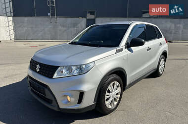 Позашляховик / Кросовер Suzuki Vitara 2016 в Києві