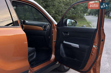 Внедорожник / Кроссовер Suzuki Vitara 2015 в 