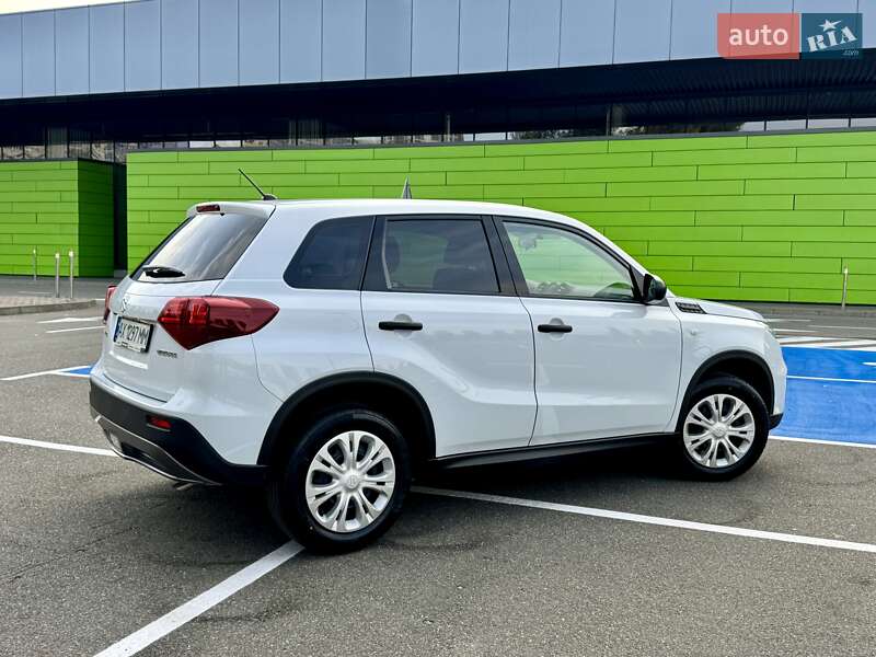 Внедорожник / Кроссовер Suzuki Vitara 2023 в Киеве
