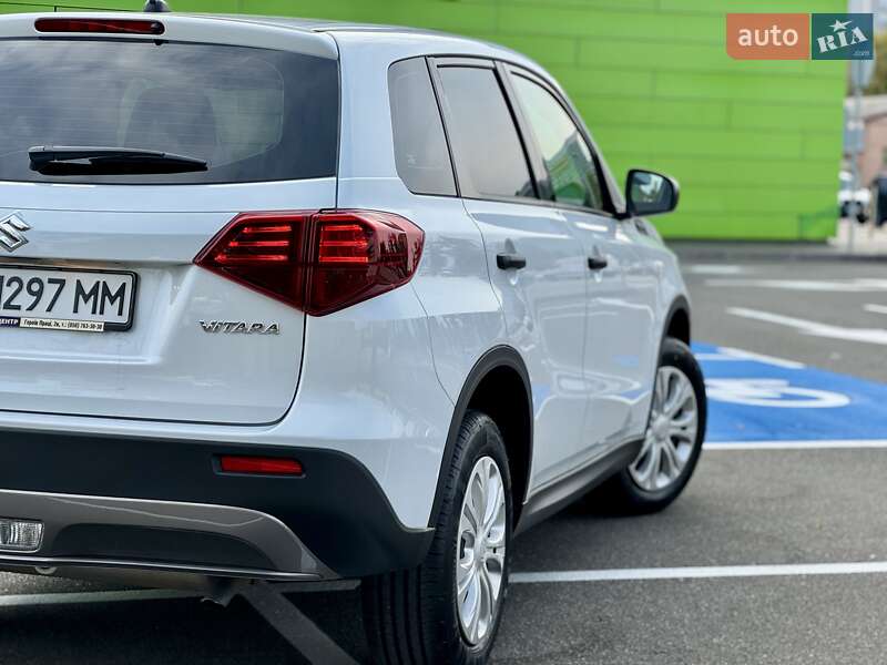 Внедорожник / Кроссовер Suzuki Vitara 2023 в Киеве