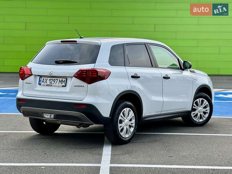 Внедорожник / Кроссовер Suzuki Vitara 2023 в Киеве