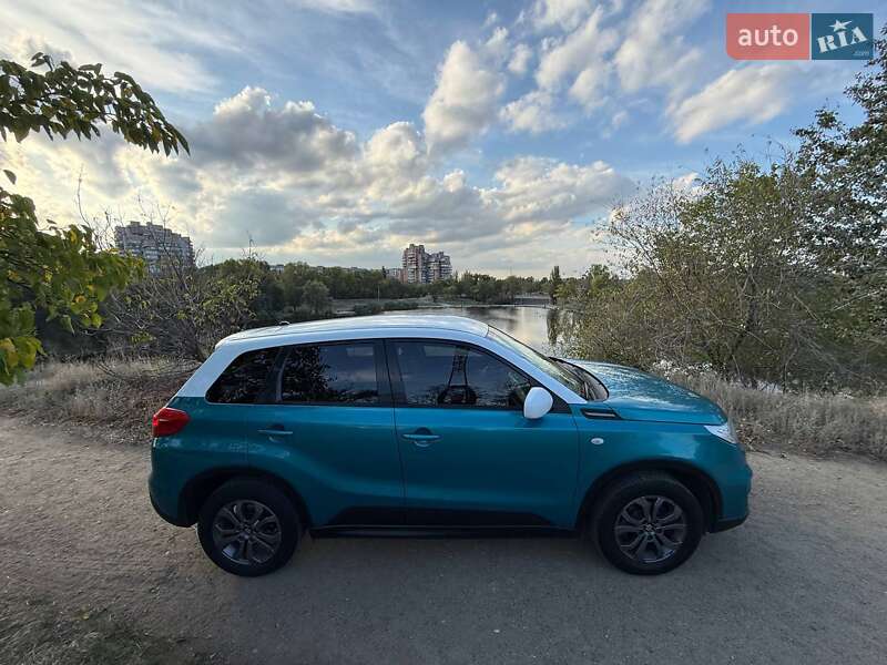 Внедорожник / Кроссовер Suzuki Vitara 2017 в Днепре