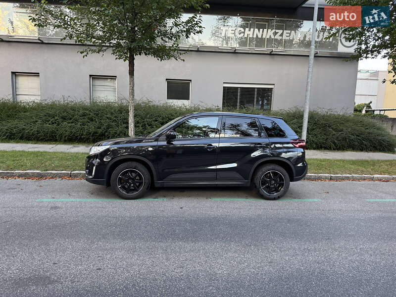 Внедорожник / Кроссовер Suzuki Vitara 2021 в Киеве