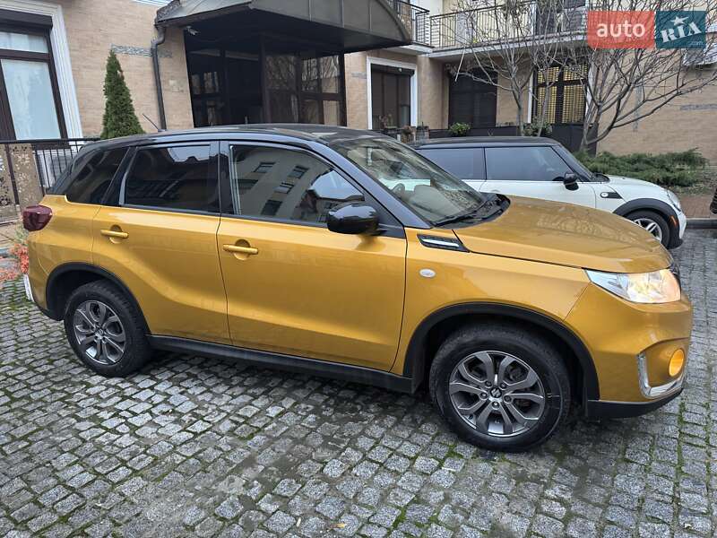 Внедорожник / Кроссовер Suzuki Vitara 2020 в Киеве