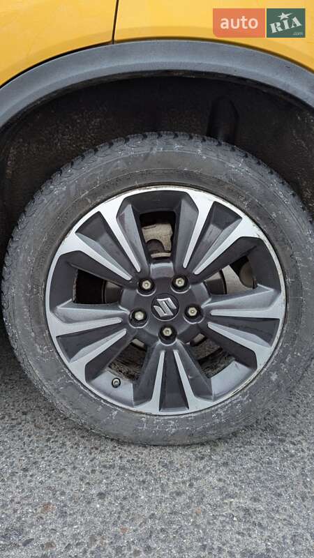 Позашляховик / Кросовер Suzuki Vitara 2020 в Львові