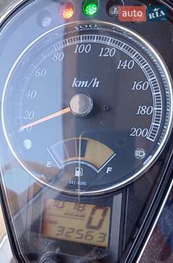 Мотоцикл Круизер Suzuki VL 800 Intruder 2002 в 
