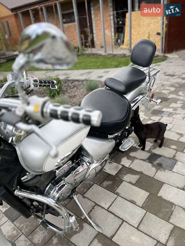 Мотоцикл Круизер Suzuki VL 800 Intruder 2004 в Хмельницком