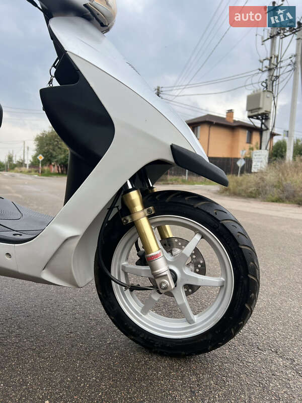 Скутер Suzuki ZZ 50 2014 в Новых Петровцах