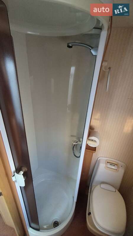 Причіп дача SWIFT Corniche 2003 в Косові