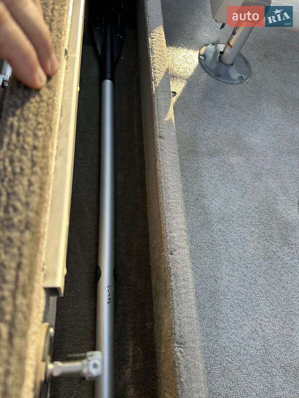 Човен Sylvan Explorer 2007 в Покрові