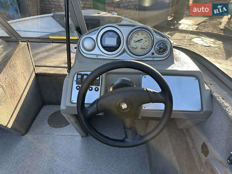 Човен Sylvan Explorer 2007 в Покрові