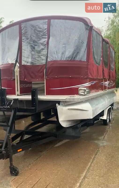 Другой водный транспорт Sylvan Signature 2009 в Киеве