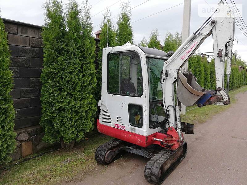 Евакуатор Takeuchi TB 2010 в Сарнах