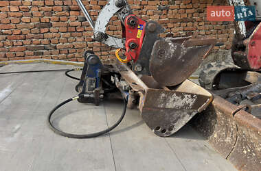 Миниэкскаватор Takeuchi TB 2009 в 