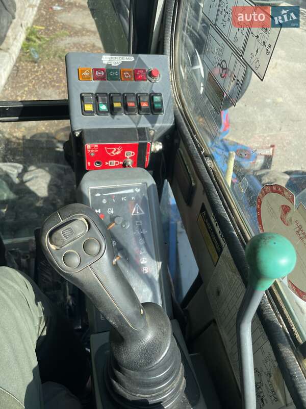 Колесный экскаватор Takeuchi TB 2007 в Львове фото 6 Колесный экскаватор Takeuchi TB 2007 в Львове