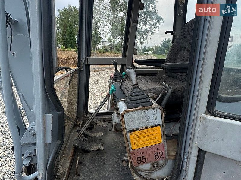 Гусеничний екскаватор Takeuchi TB 2000 в Івано-Франківську