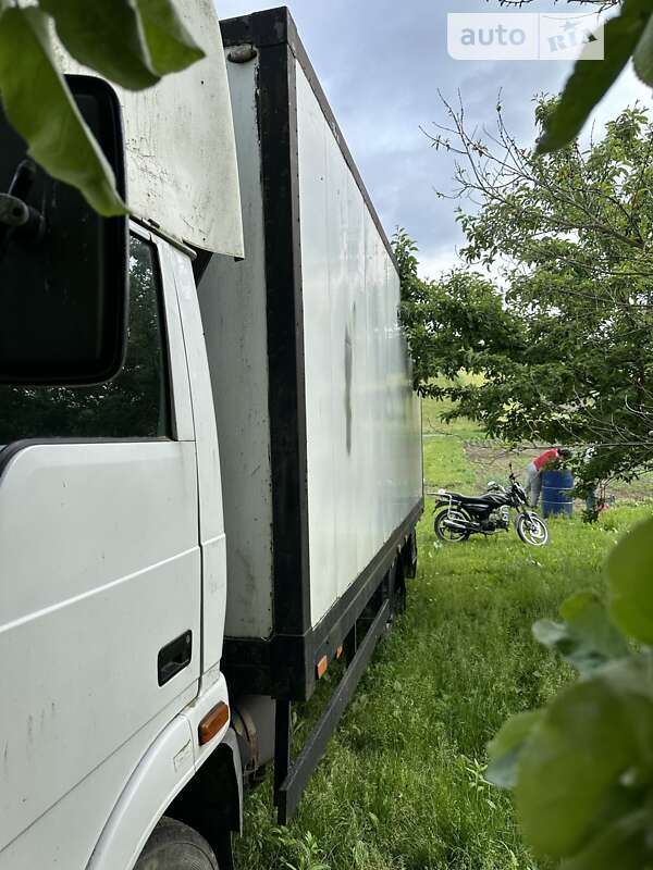 Вантажний фургон TATA LPT 613 2009 в Львові