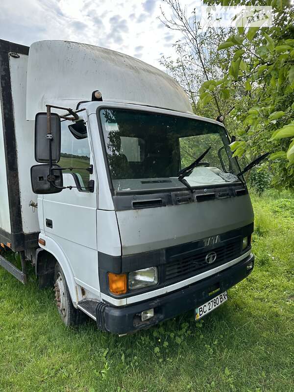 Вантажний фургон TATA LPT 613 2009 в Львові