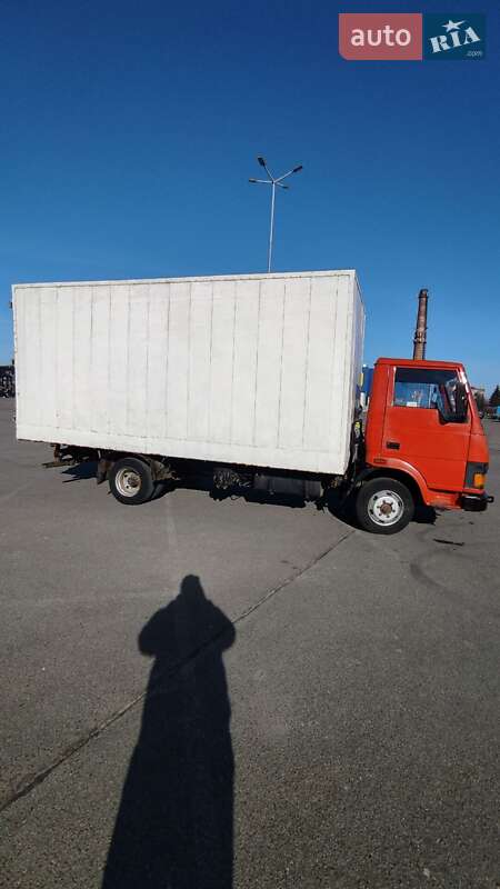 Вантажний фургон TATA LPT 613 2006 в Львові