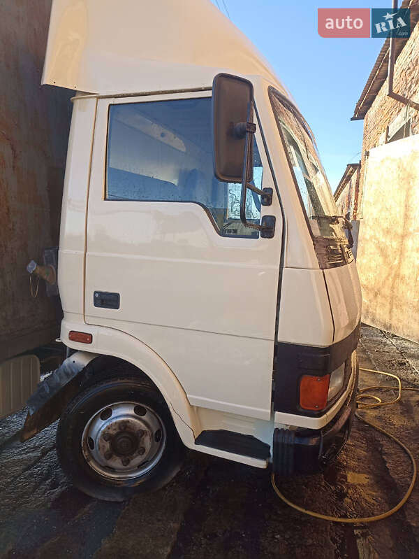 Грузовой фургон TATA LPT 613 2005 в Новом Роздоле