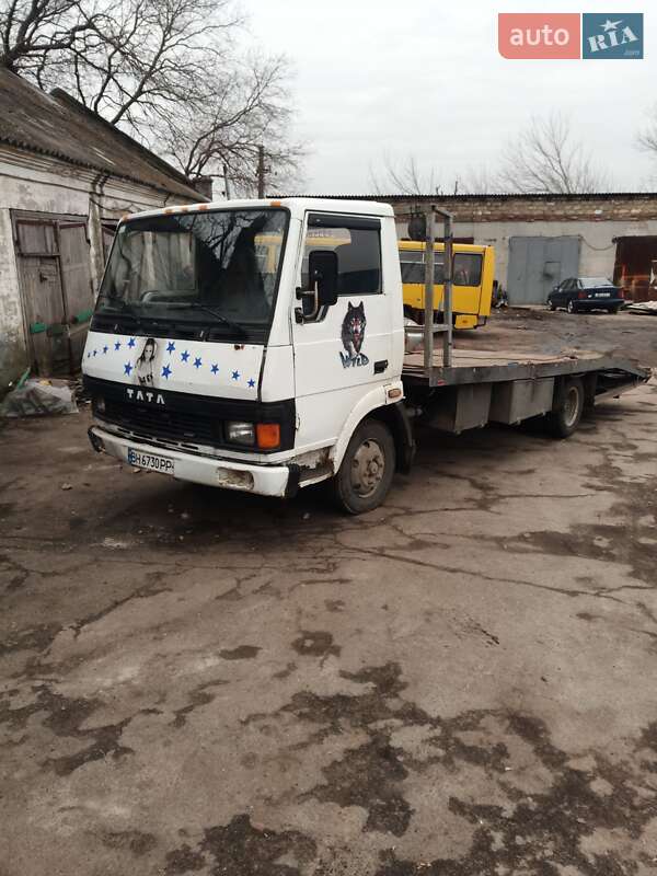 Евакуатор TATA LPT 2006 в Одесі фото Евакуатор TATA LPT 2006 в Одесі
