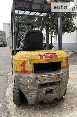 Вилочный погрузчик TCM FD 2008 в 