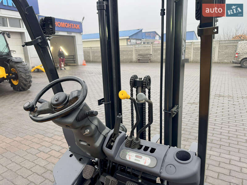 Вилочний навантажувач TCM FG 2008 в Радомишлі