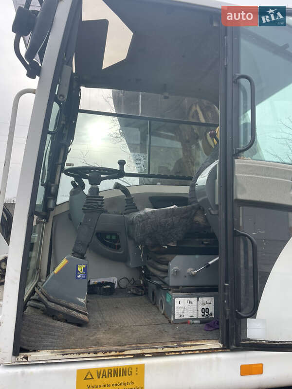 Колесный экскаватор Terex TW 2008 в Калуше