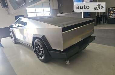 Пікап Tesla Cybertruck 2024 в 