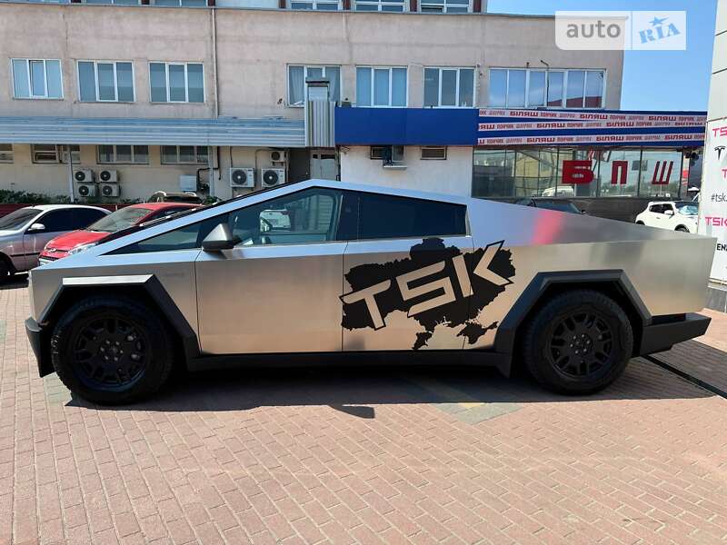 Пикап Tesla Cybertruck 2024 в Киеве