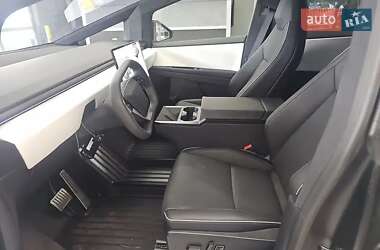 Пікап Tesla Cybertruck 2024 в 