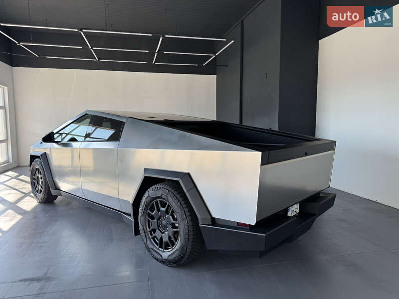 Пікап Tesla Cybertruck 2024 в Києві фото 3 Пікап Tesla Cybertruck 2024 в Києві